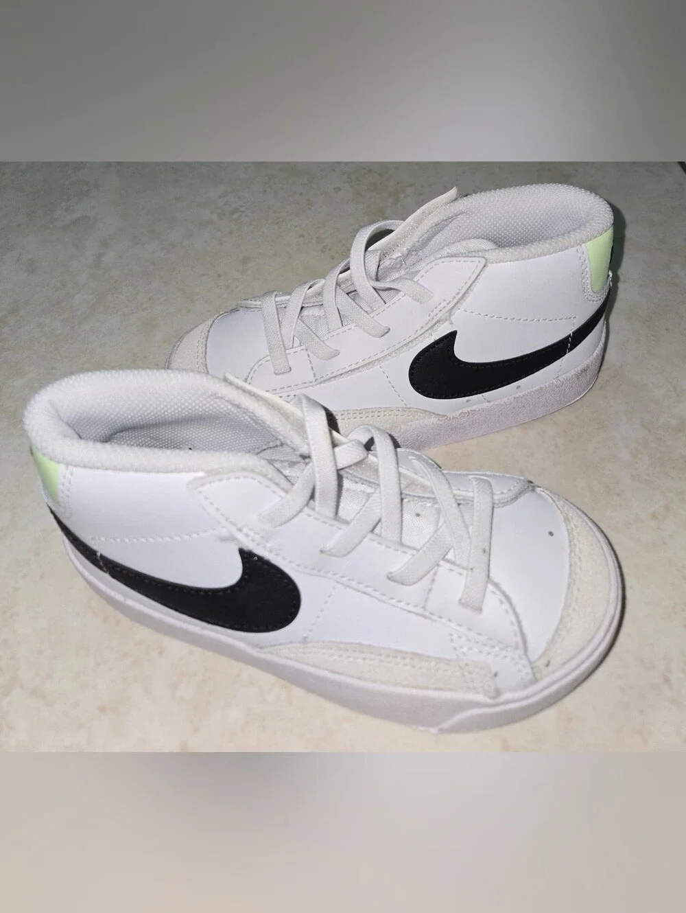 White Nike Blazer Mid '77 sneakers Size 10c Toddler